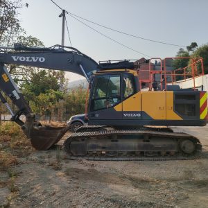 VOLVO EC220E