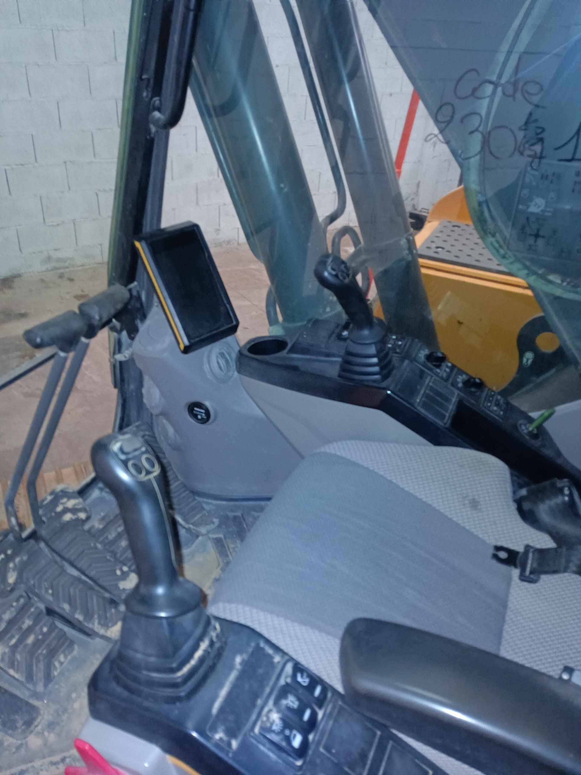 VOLVO EC220E - Imagen 16