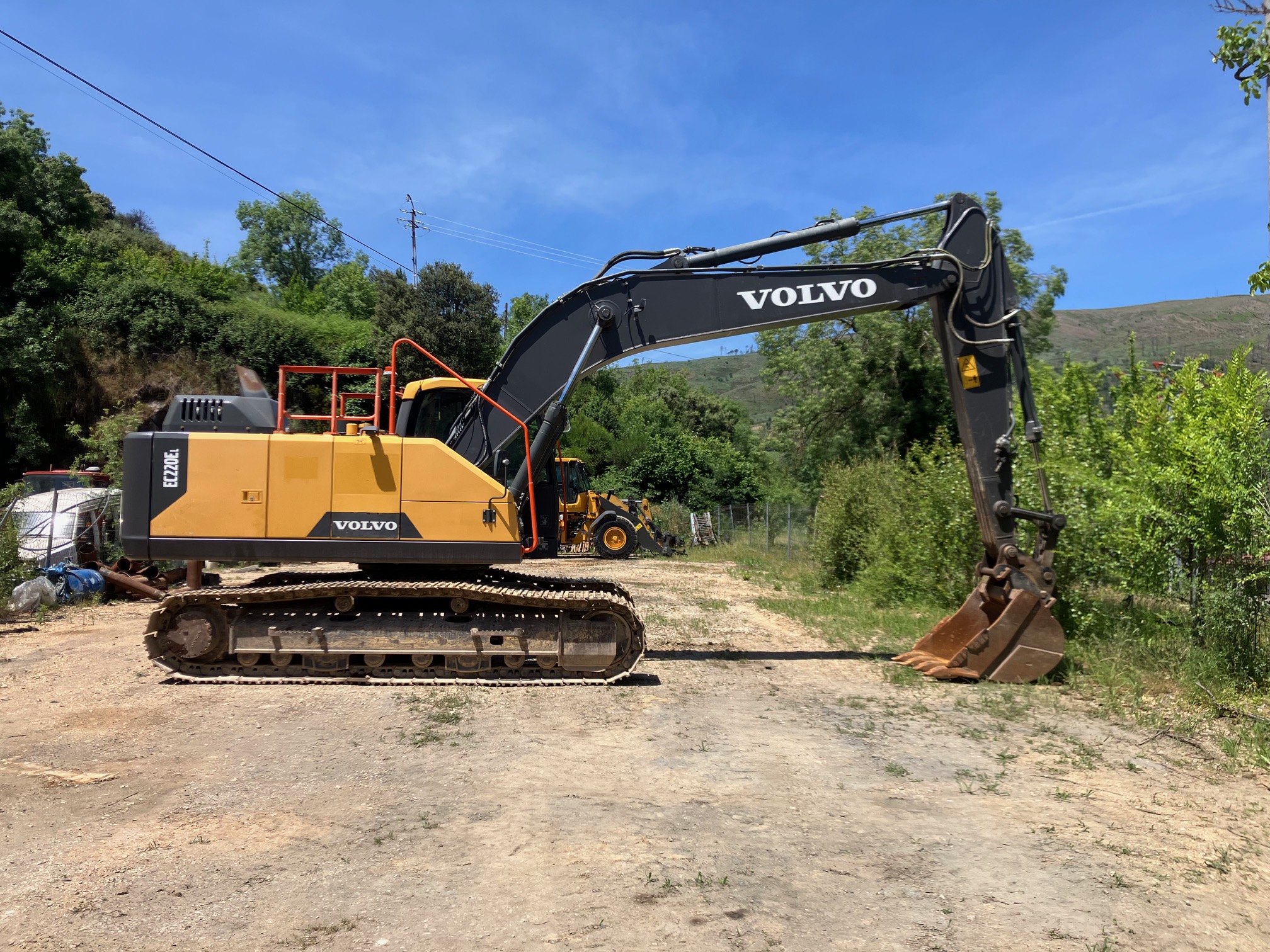 VOLVO EC220E - Imagen 4