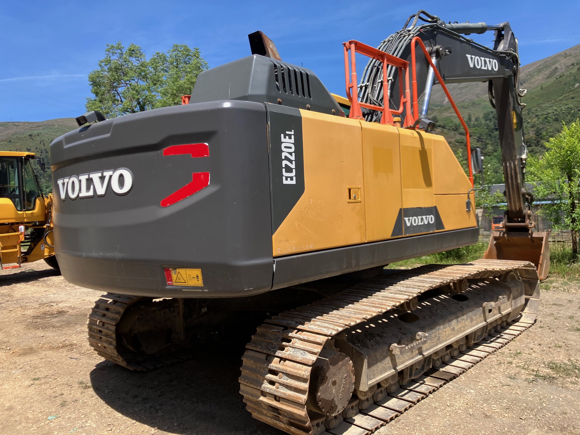 VOLVO EC220E - Imagen 6